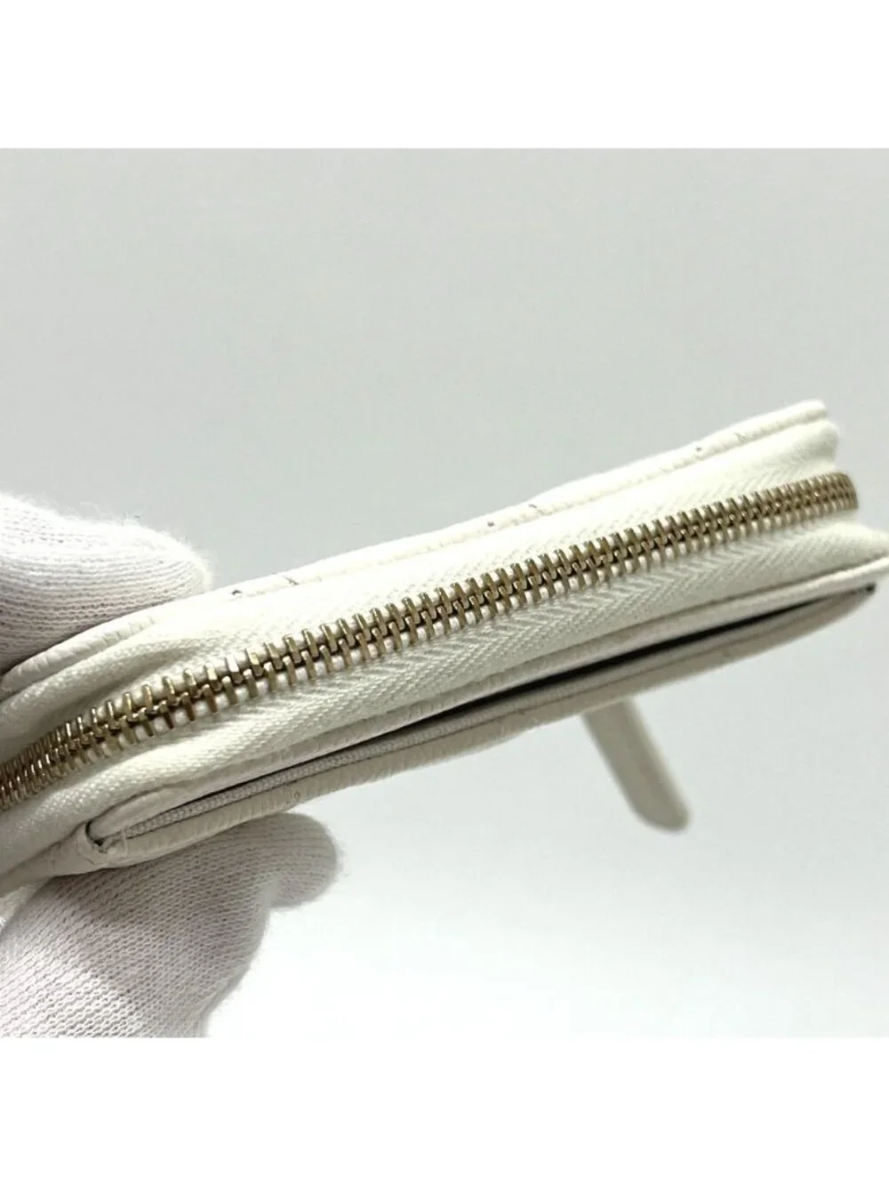 Chanel Coin Case Classic Zip Caviar Leather White